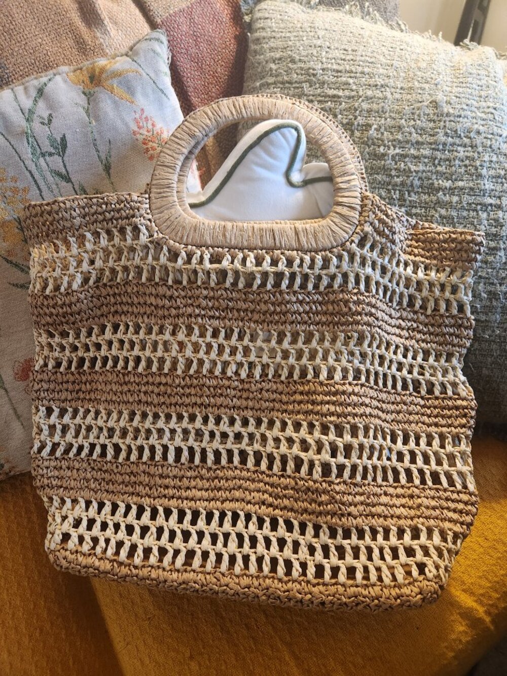 L*SPACE BREAK OF DAY BEAUTIFUL WOVEN HAND BAG